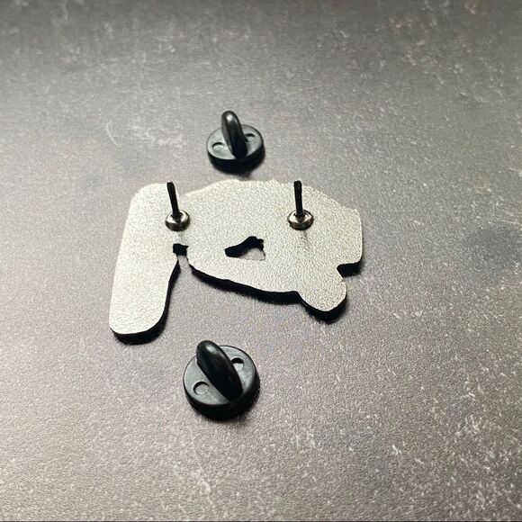 Wonder Woman Feminist Enamel Pin/ Brooch - Picture 5 of 5